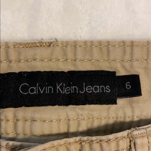 Calvin Klein Jeans Khaki Capris - Sz 6 - Picture 3 of 13